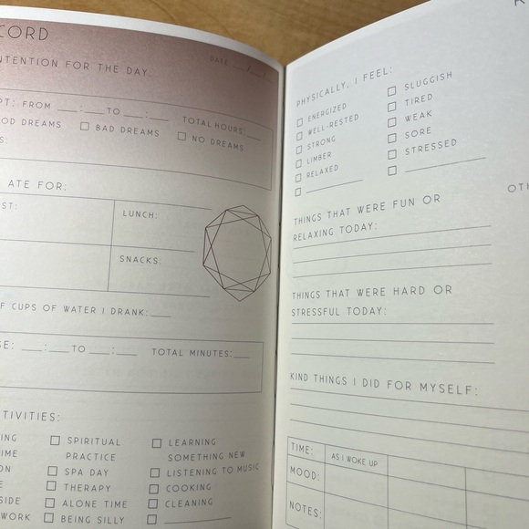 Self care - A day and night reflection journal - Picture 6 of 6